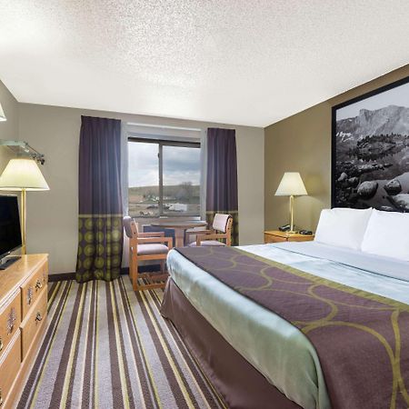 ซูเปอร์ 8 บาย วินด์แฮม เชอริตัน Hotel เชอริเดน ภายนอก รูปภาพ